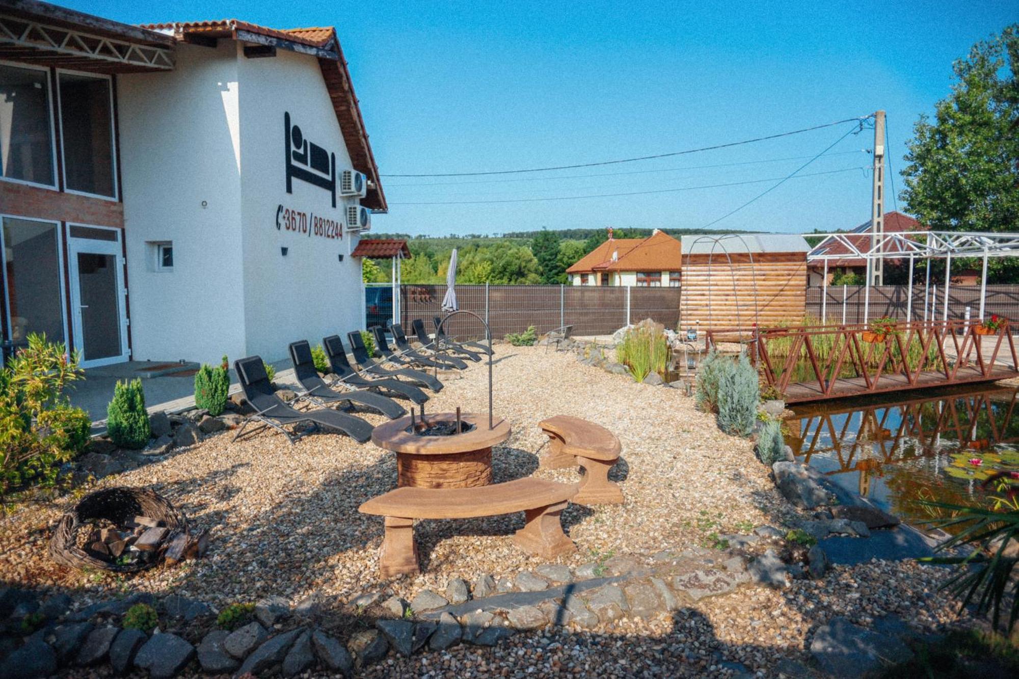 Megnyugtat-Lak Apartmanhaz Demjen Bagian luar foto