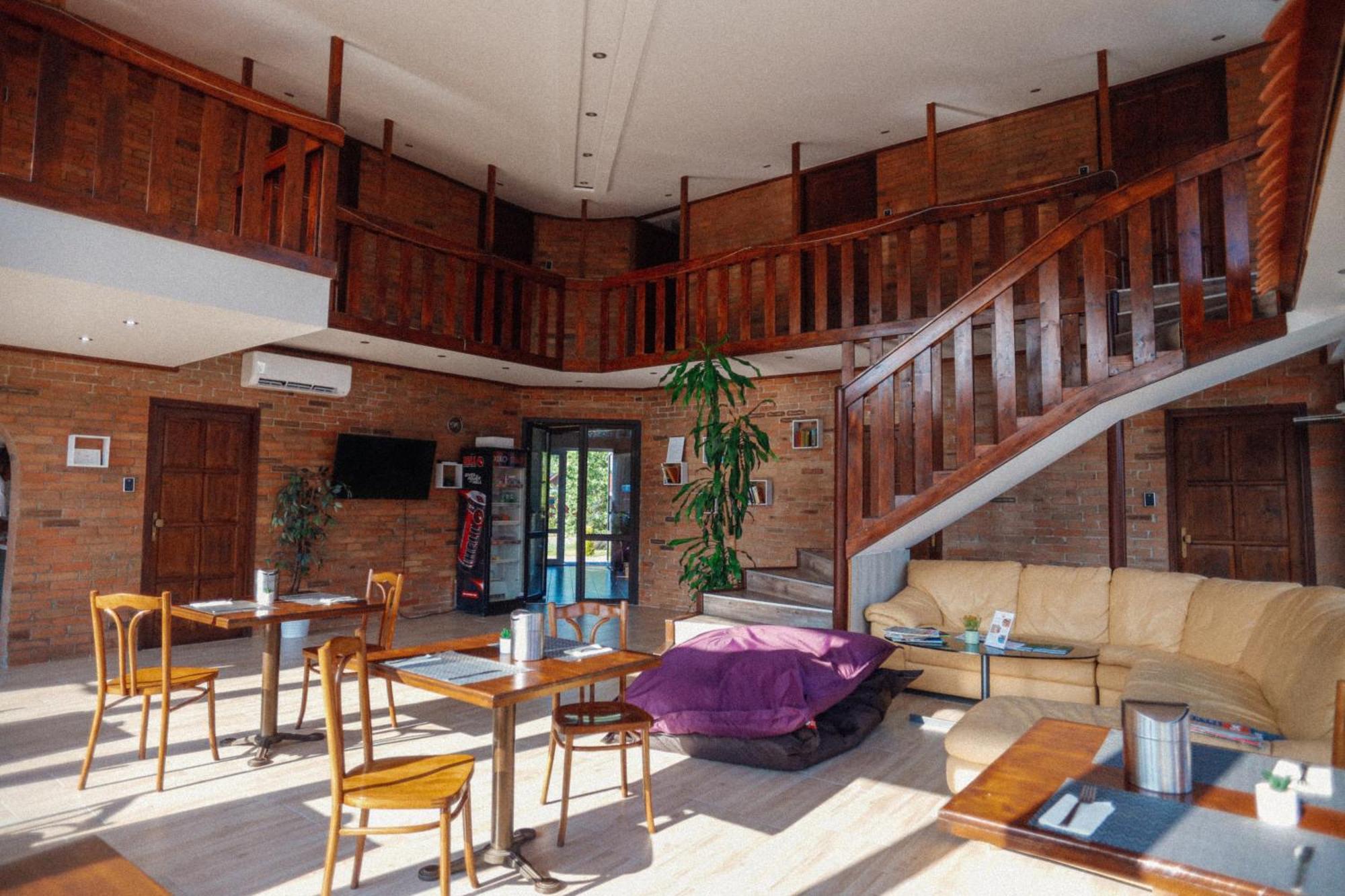 Megnyugtat-Lak Apartmanhaz Demjen Bagian luar foto