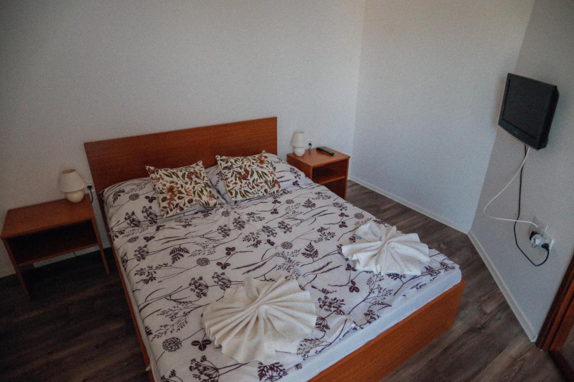 Megnyugtat-Lak Apartmanhaz Demjen Bagian luar foto